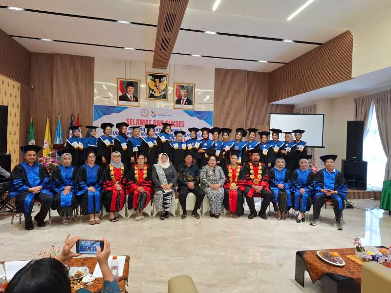 WISUDA SEKOLAH TINGGI ILMU KESEHATAN MITRA SEJATI T.A 2024/2025
